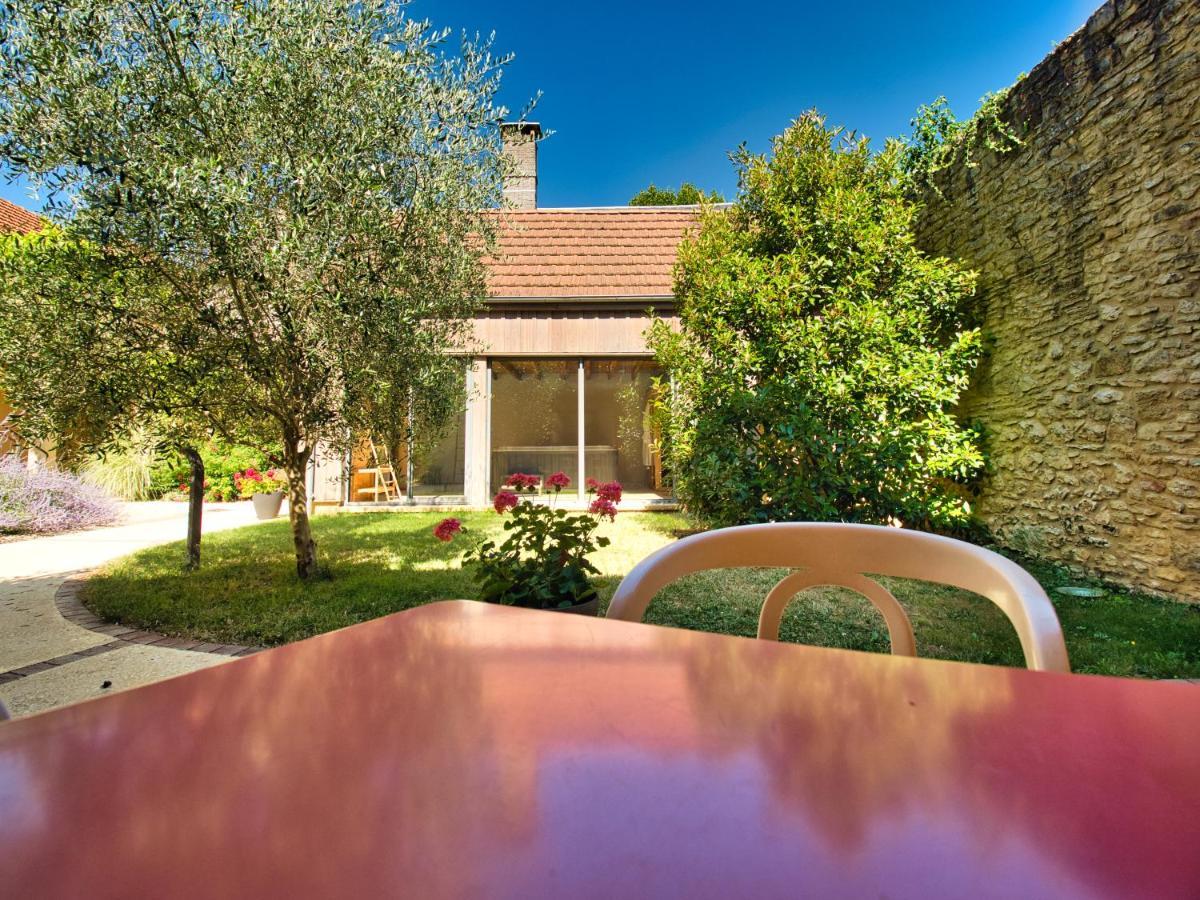 Logis Hotel Archambeau Thonac Luaran gambar