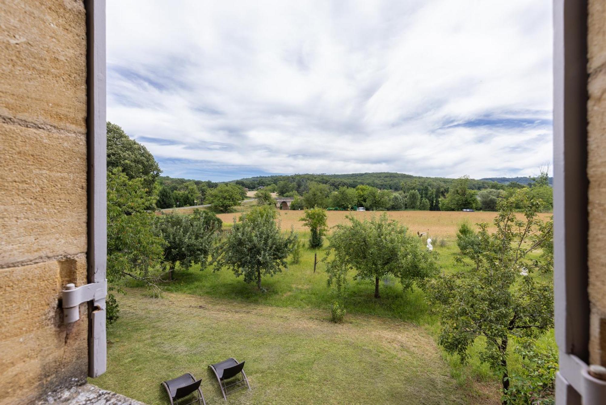 Logis Hotel Archambeau Thonac Luaran gambar