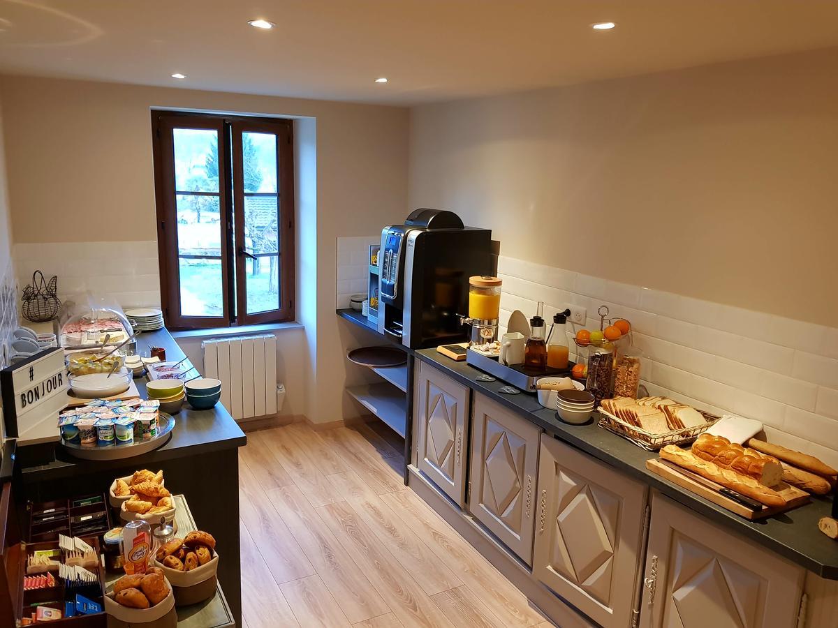 Logis Hotel Archambeau Thonac Luaran gambar