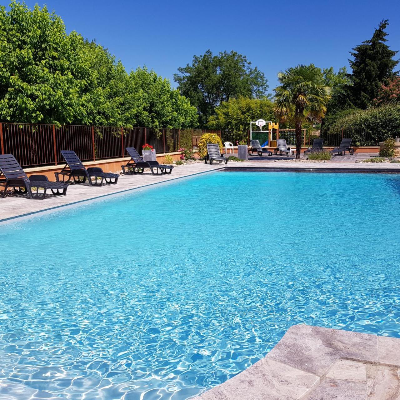 Logis Hotel Archambeau Thonac Luaran gambar